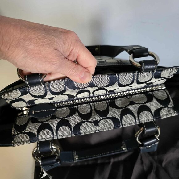 NWT Coach Penelope Signature Lunch Tote Bag Navy Blue with dust bag - Picture 5 of 12